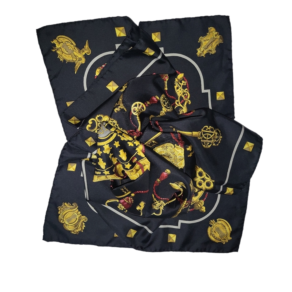 🔥SOLD🔥 HERMES Carre 90 Scarf Keys Tassel - Picture 4 of 7
